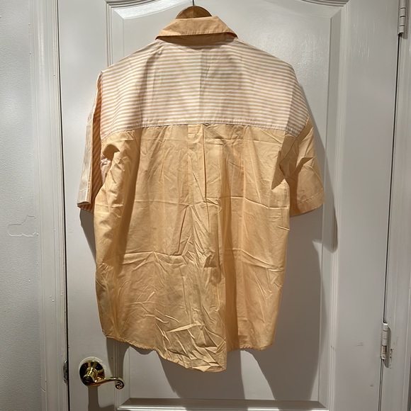 Abercrombie & Fitch - Picture 2 of 2